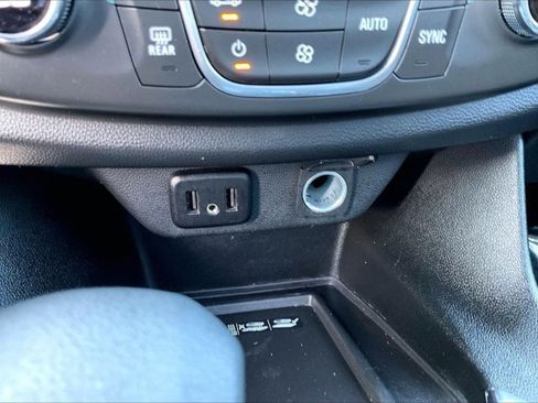 Certified 2023 Chevrolet Traverse LT FWD image 26
