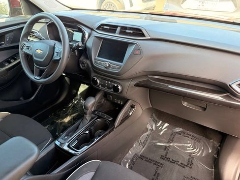 Used 2023 Chevrolet TrailBlazer LT FWD image 12