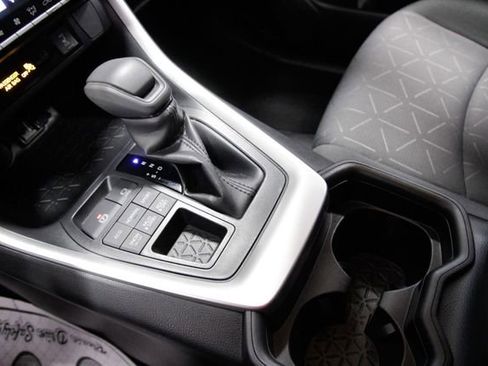 Used 2019 Toyota RAV4 XLE image 27