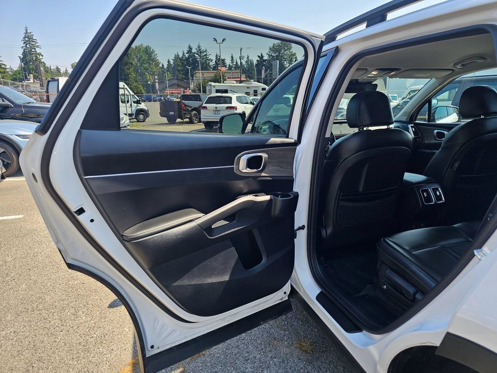 Used 2022 Kia Sorento S AWD/4WD image 16