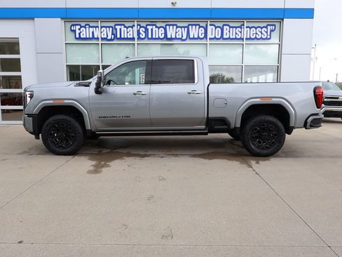 New 2026 GMC Sierra 3500 Denali Ultimate w/ LPO, Black Badging Package AWD/4WD image 7