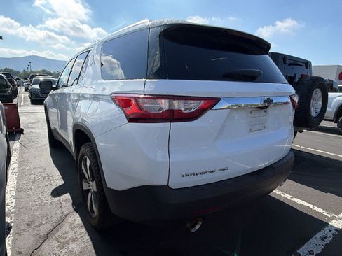 Used 2018 Chevrolet Traverse LT AWD/4WD image 3