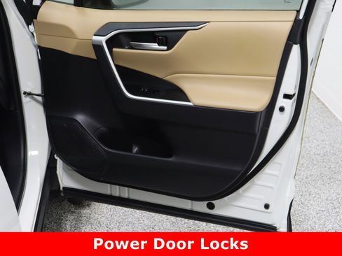 Used 2021 Toyota RAV4 XLE image 35