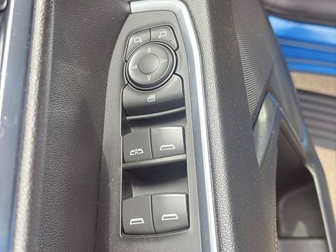 Used 2022 Chevrolet Silverado 1500 LT w/ Protection Package AWD/4WD image 9