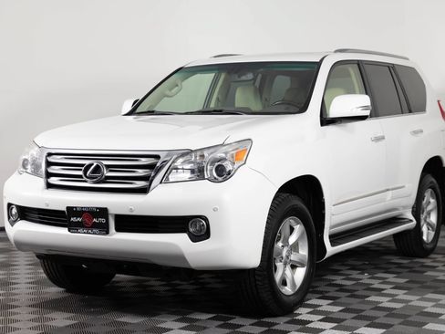 Used 2013 Lexus GX 460 w/ Comfort Plus Pkg AWD/4WD image 2