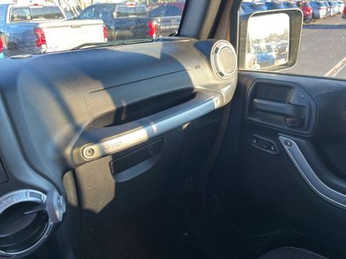 Used 2015 Jeep Wrangler Unlimited Rubicon w/ Dual Top Group image 24