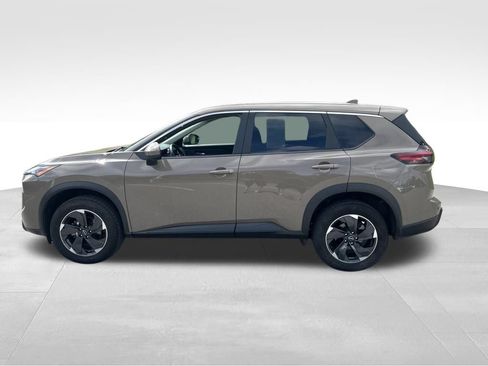 Used 2025 Nissan Rogue SV AWD/4WD image 2