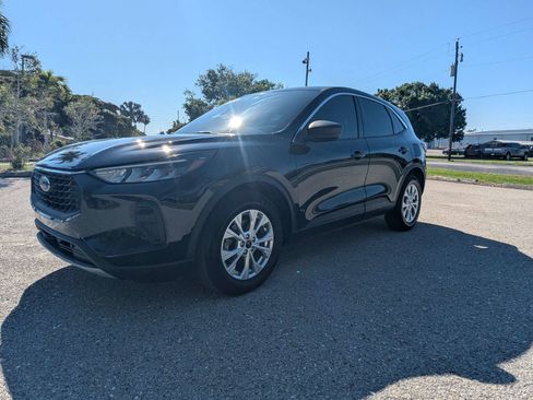 Used 2023 Ford Escape Active w/ Tech Pack #1 FWD image 8