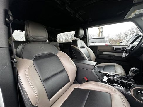 Certified 2024 Ford Bronco Big Bend w/ Sasquatch Package image 33