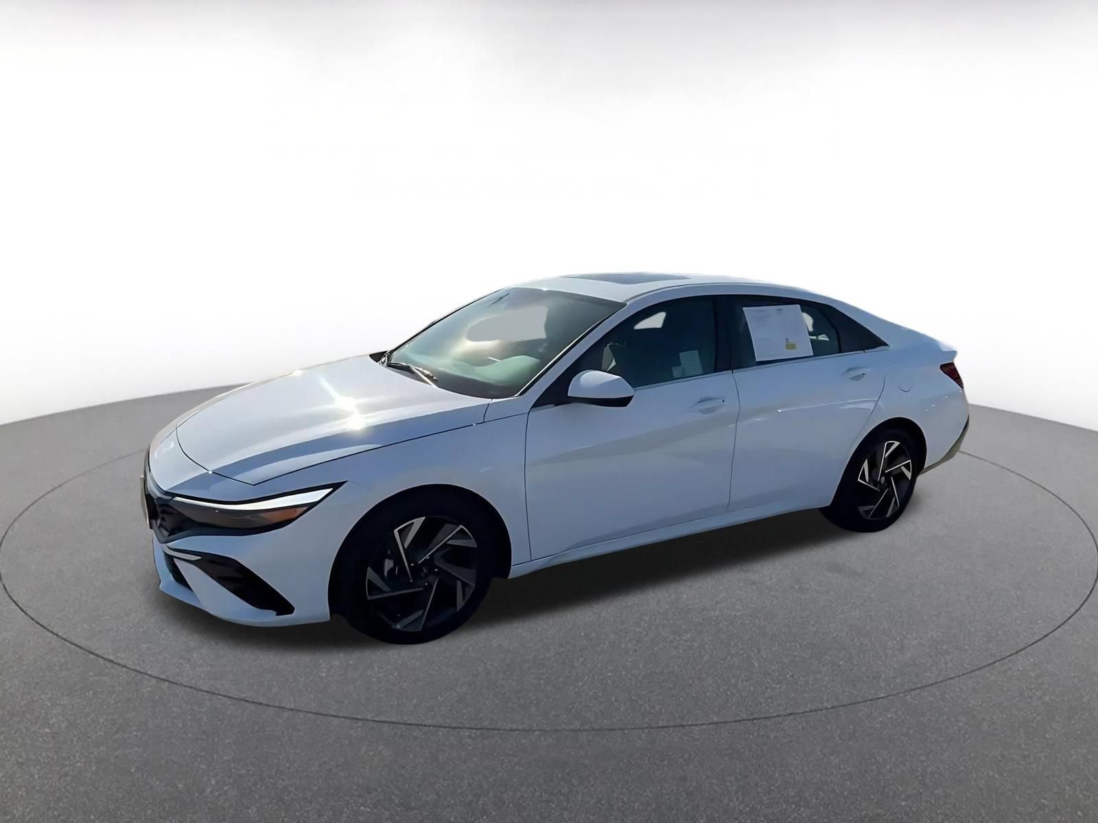 Used 2025 Hyundai Elantra SEL FWD image 7