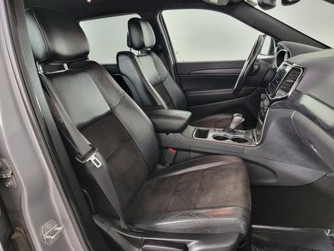 Used 2020 Jeep Grand Cherokee Altitude AWD/4WD image 16