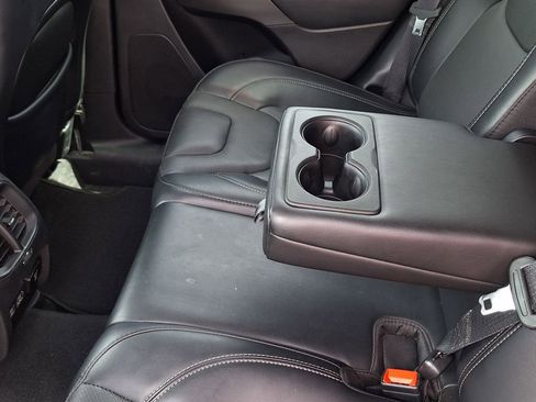Used 2021 Jeep Cherokee Limited image 13