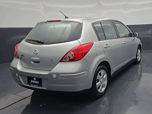 Used 2009 Nissan Versa Hatchback FWD image 21