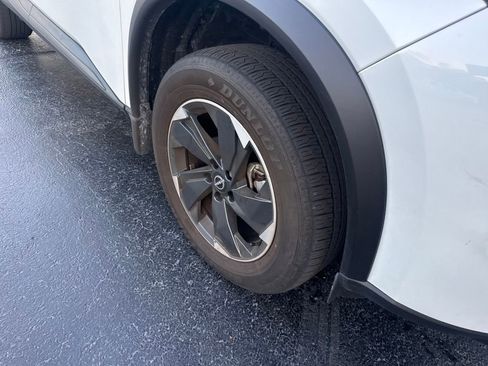 Certified 2025 Nissan Rogue SV w/ SV Premium Package AWD/4WD image 13