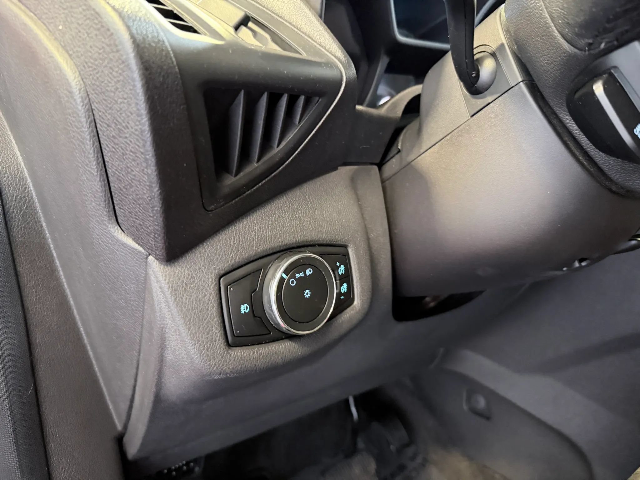 Used 2014 Ford Transit Connect XLT FWD image 11