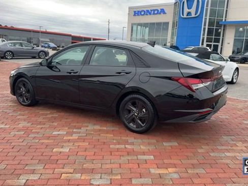 Used 2023 Hyundai Elantra SEL image 8