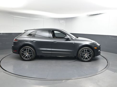 Used 2022 Porsche Macan image 27