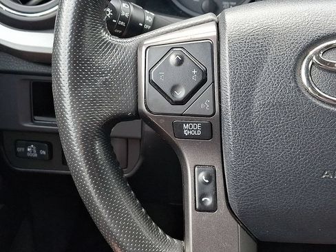 Used 2017 Toyota Tacoma TRD Sport w/ Tow Package (A/T) AWD/4WD image 20