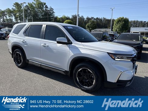 Used 2025 Honda Pilot EX-L image 1
