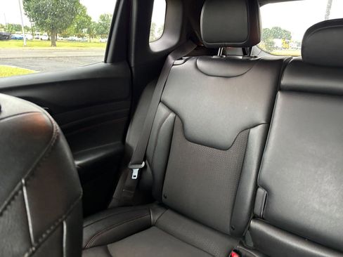 Used 2025 Jeep Compass Trailhawk AWD/4WD image 38
