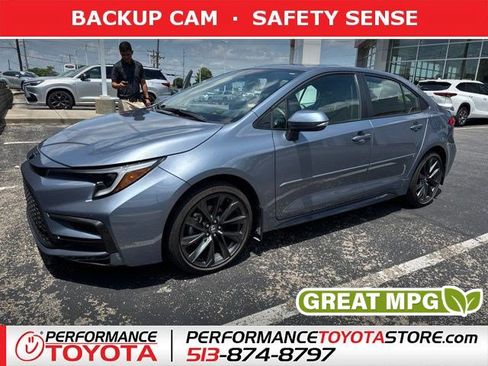 Used 2025 Toyota Corolla SE w/ SE Premium Package FWD image 1