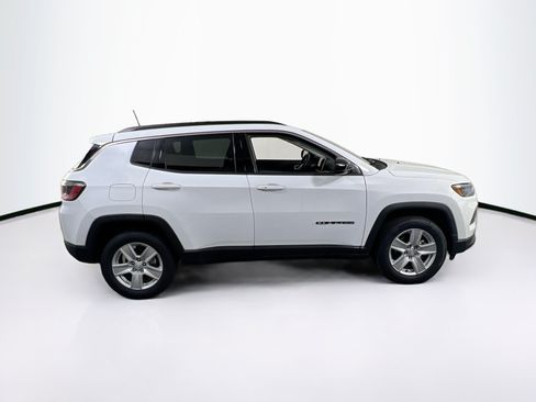 Used 2022 Jeep Compass Latitude AWD/4WD image 4