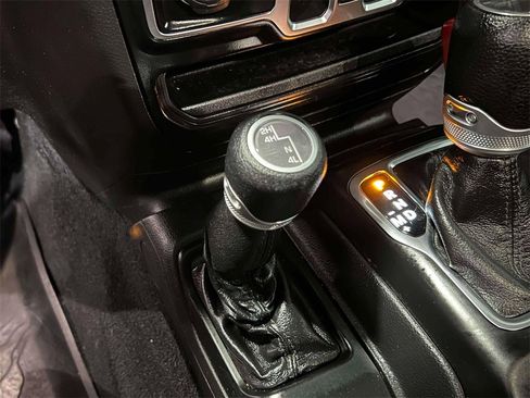 Used 2022 Jeep Gladiator Sport image 29