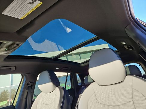 New 2026 Volkswagen Tiguan SE R-Line image 14