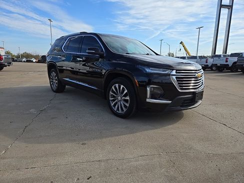 Used 2023 Chevrolet Traverse Premier image 13