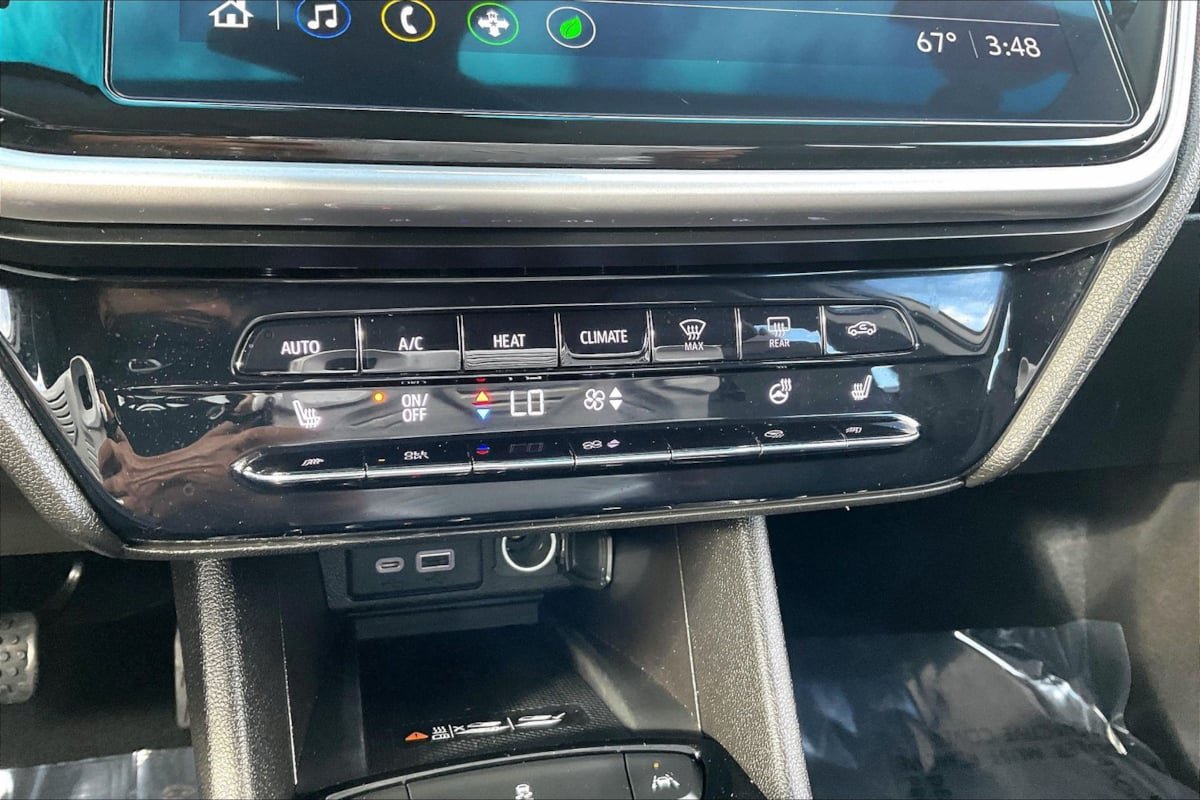 Used 2023 Chevrolet Bolt LT w/ Infotainment Package FWD image 28
