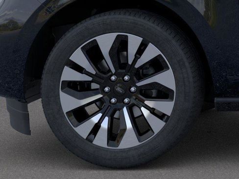 New 2025 Ford Expedition Platinum w/ Driver's Package image 19