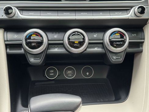 Used 2023 Genesis G70 2.0T w/ Sport Prestige Package image 28