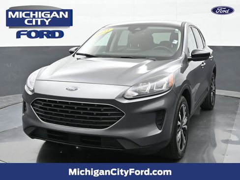 Used 2022 Ford Escape SE w/ SE Sport Appearance Package AWD/4WD image 1
