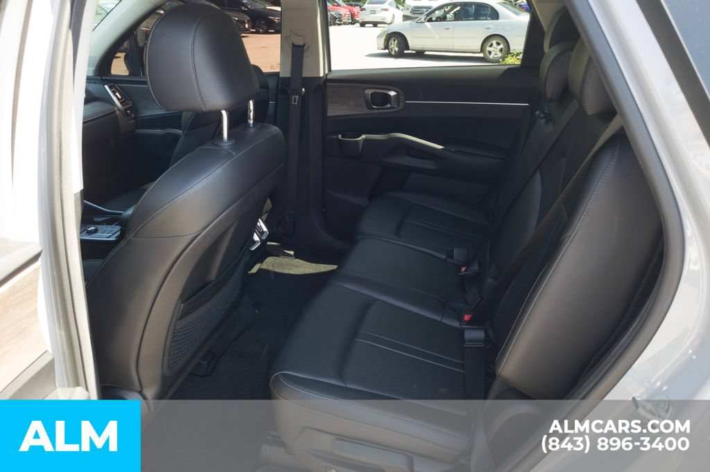Used 2023 Kia Sorento S w/ Panoramic Sunroof Package AWD/4WD image 17