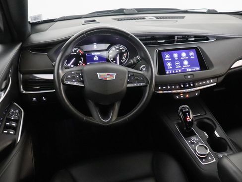 Used 2023 Cadillac XT4 Luxury w/ Cold Weather Package AWD/4WD image 18