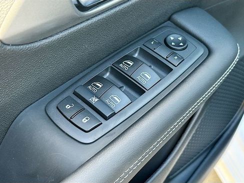 New 2026 Chrysler Pacifica Select image 18