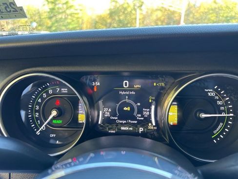 Used 2023 Jeep Wrangler Unlimited Sahara w/ Cold Weather Group image 19