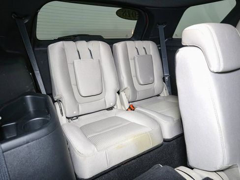 Used 2018 Ford Explorer XLT w/ Equipment Group 201A image 20