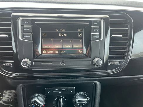 Used 2017 Volkswagen Beetle 1.8T Classic image 21