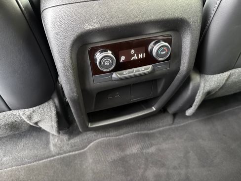 Used 2025 Buick Enclave Preferred image 27