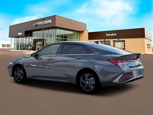 New 2026 Hyundai Elantra SEL Sport Premium FWD image 4