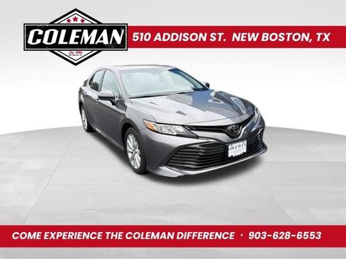 Used 2018 Toyota Camry LE FWD image 1