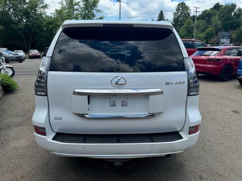 Used 2014 Lexus GX 460 w/ Premium Package AWD/4WD image 13