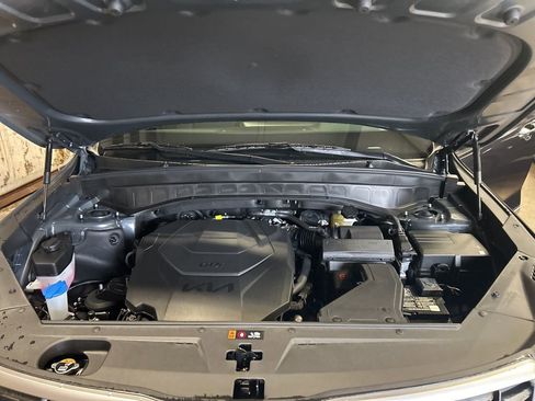 New 2025 Kia Telluride S image 28