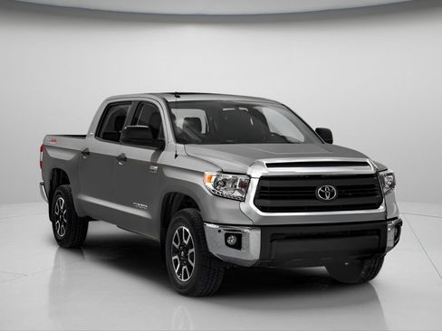 Used 2015 Toyota Tundra SR5 w/ TRD Off Road Package image 6