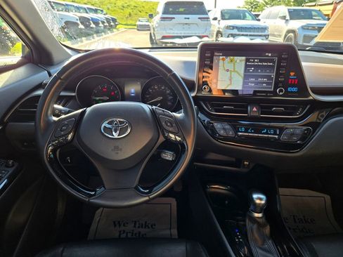 Used 2019 Toyota C-HR Limited FWD image 17
