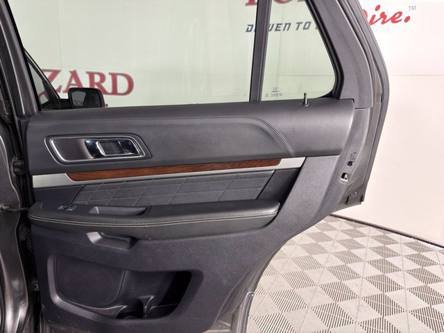 Used 2018 Ford Explorer Platinum AWD/4WD image 41