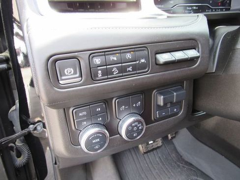 Used 2024 GMC Yukon Denali Ultimate AWD/4WD image 18