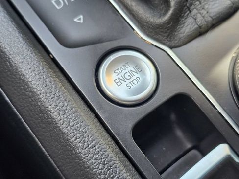 Used 2019 Volkswagen Atlas SEL AWD/4WD image 40