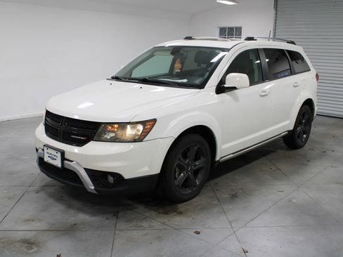 Used 2020 Dodge Journey Crossroad image 4